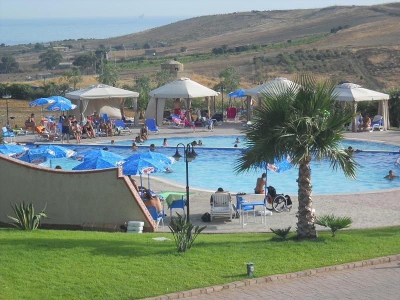 Desusino Park Village & 3* Butera